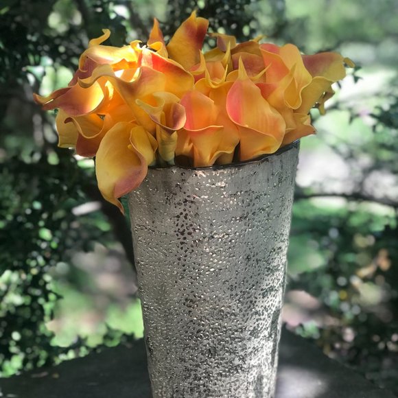 Luxe mango (fuego) calla lillies + vase - Picture 4 of 12